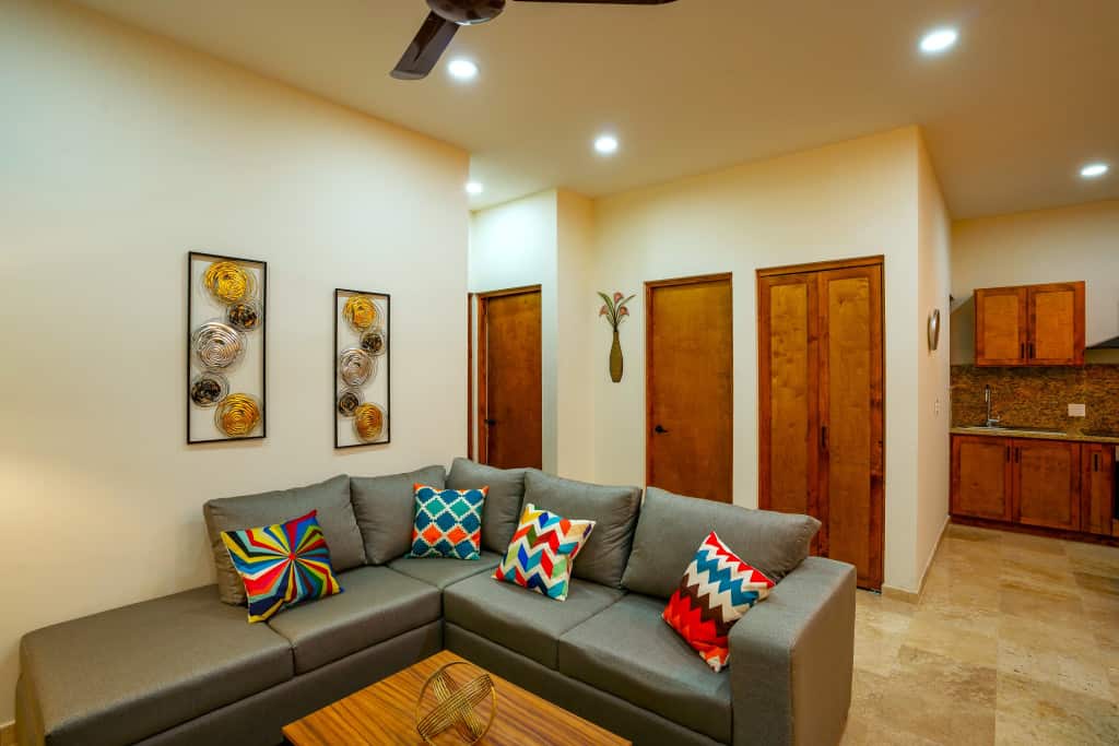 Beautiful 2BR/1Ba downtown Condo with pool 4